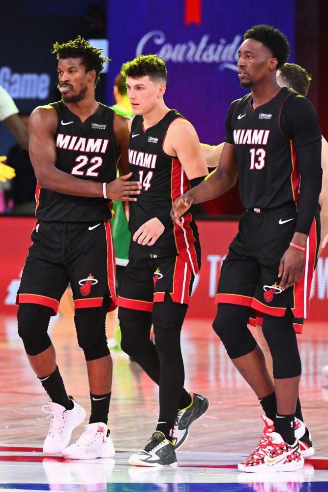 赵继伟展现 赵继伟展现