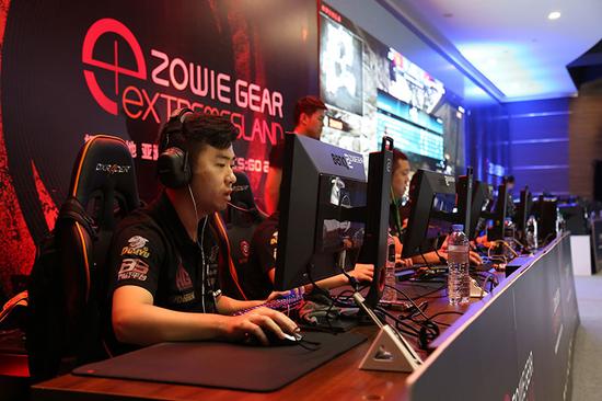 打法显然更 打法显然更